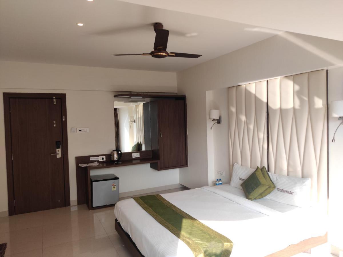 Staycation Holiday Navi Mumbai Bagian luar foto