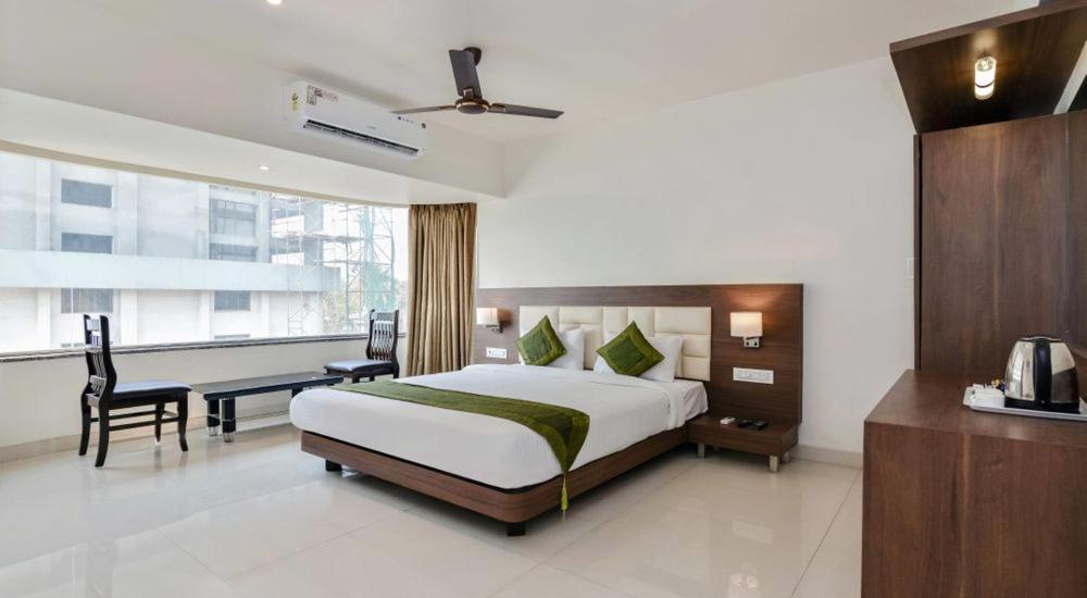 Staycation Holiday Navi Mumbai Bagian luar foto