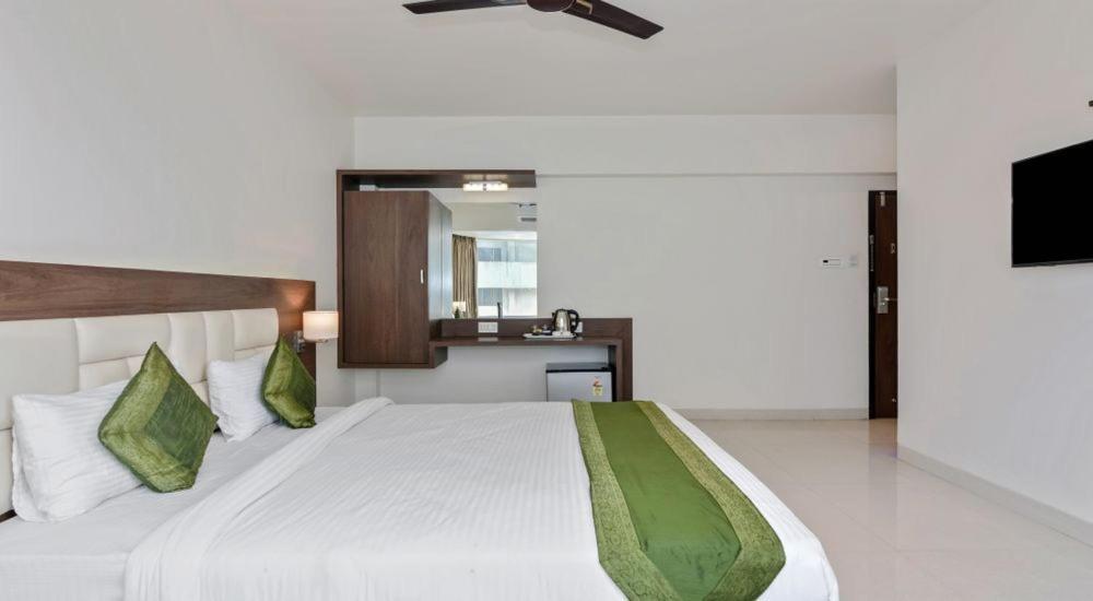 Staycation Holiday Navi Mumbai Bagian luar foto
